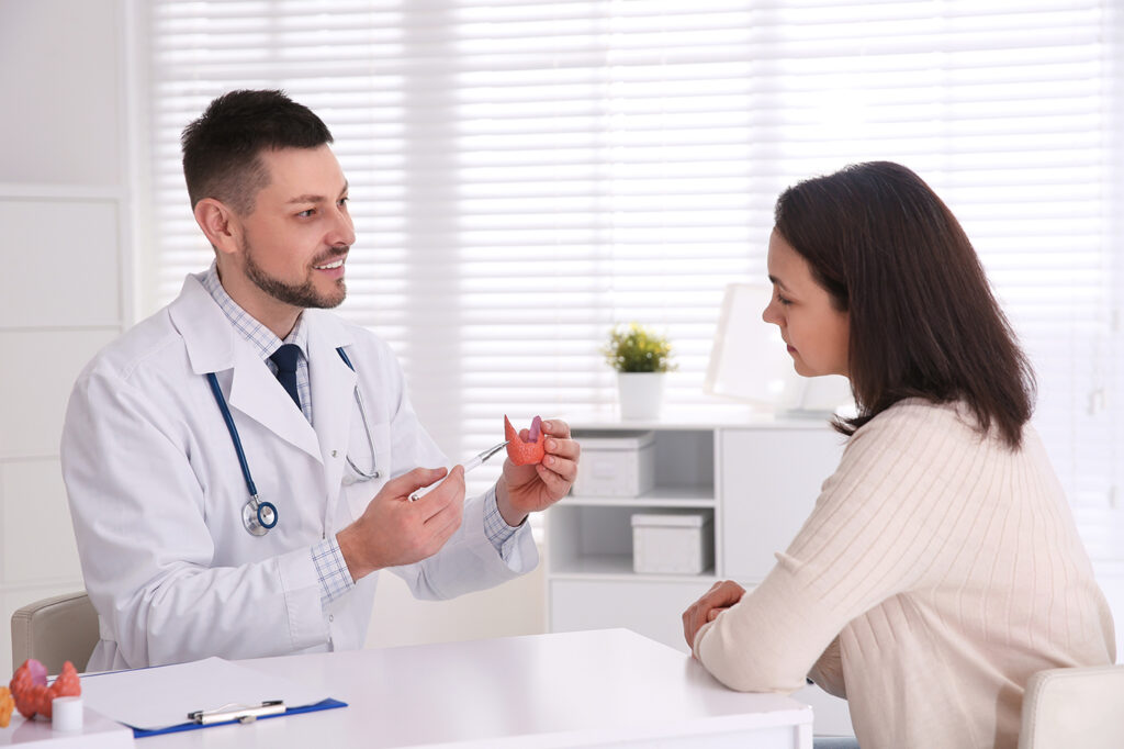 Аутоиммунный тиреоидит (АИТ) щитовидной железы: симптомы, лечение