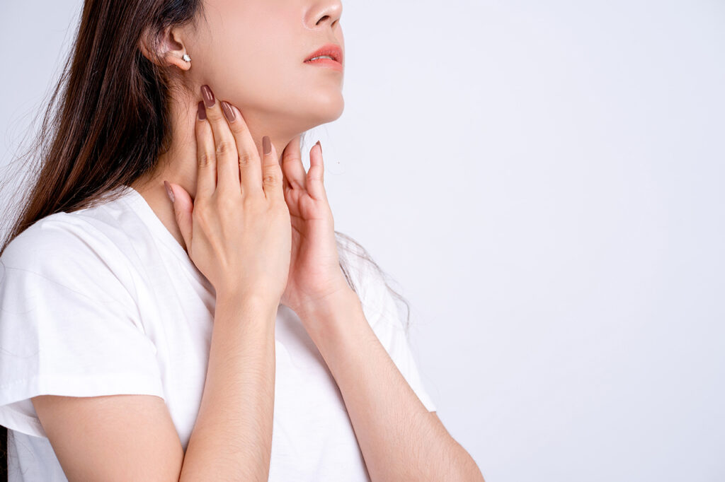 Прощупывание щитовидки